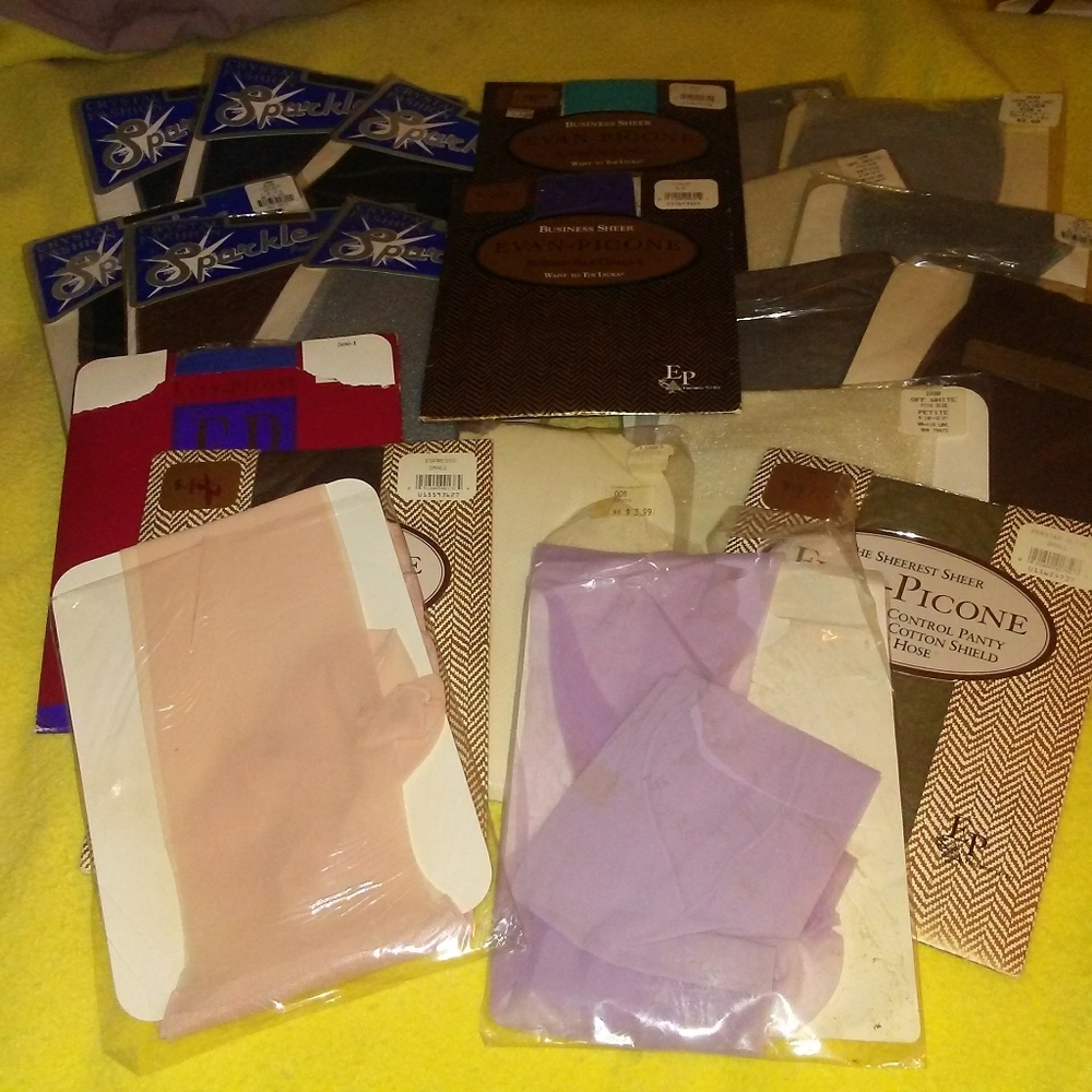 Lot of 21 Vintage Pantyhose- All NIP